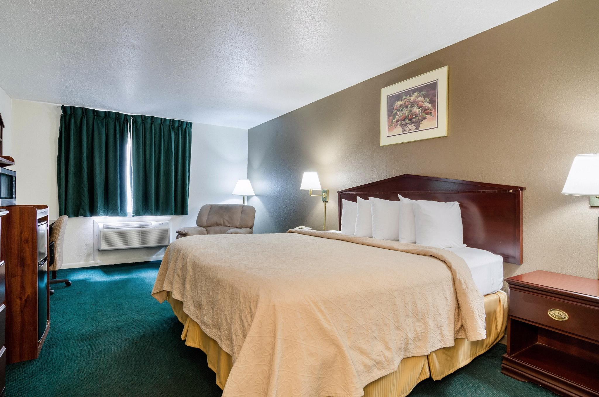 Colby Inn And Suites מראה חיצוני תמונה