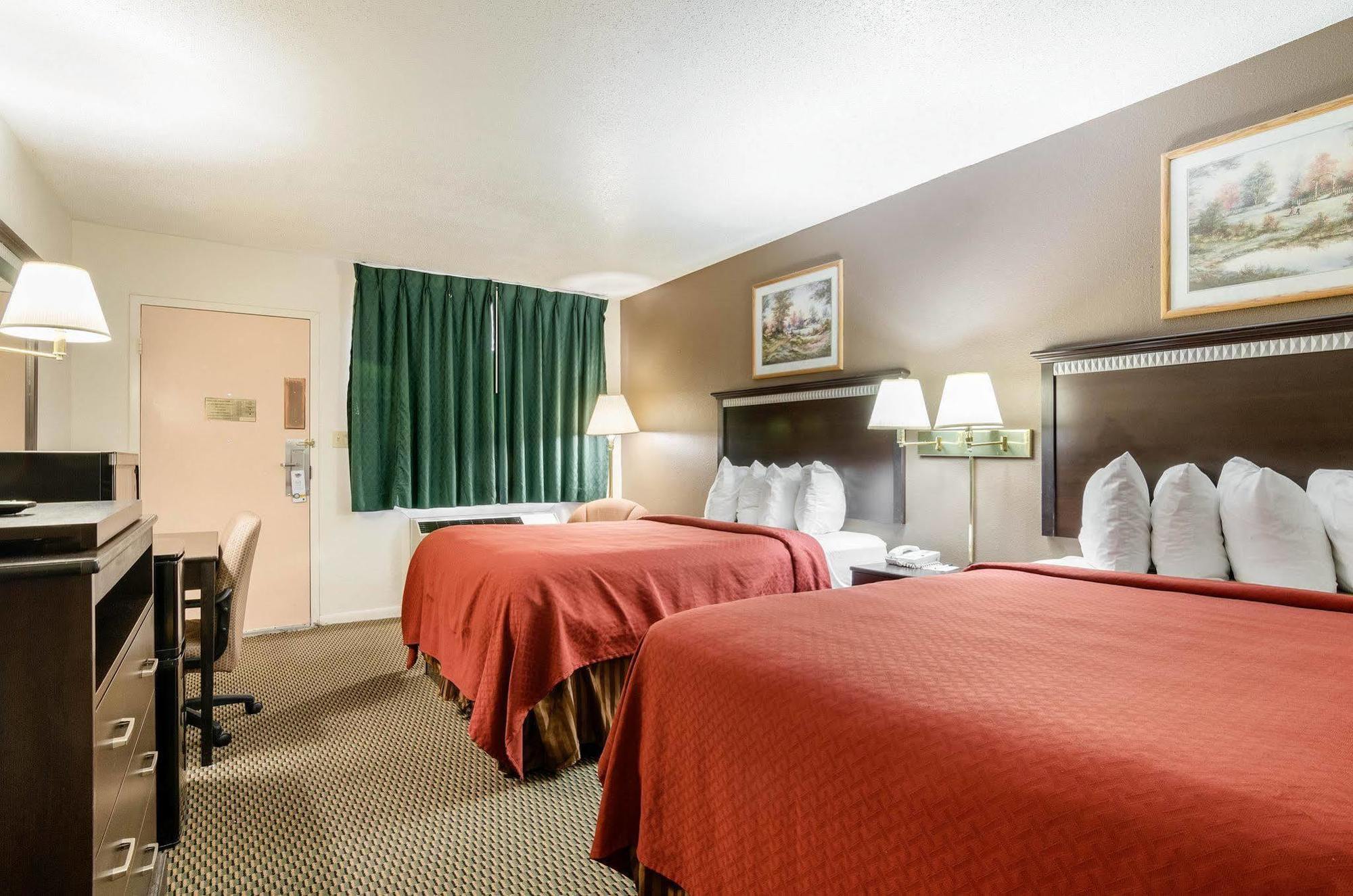 Colby Inn And Suites מראה חיצוני תמונה